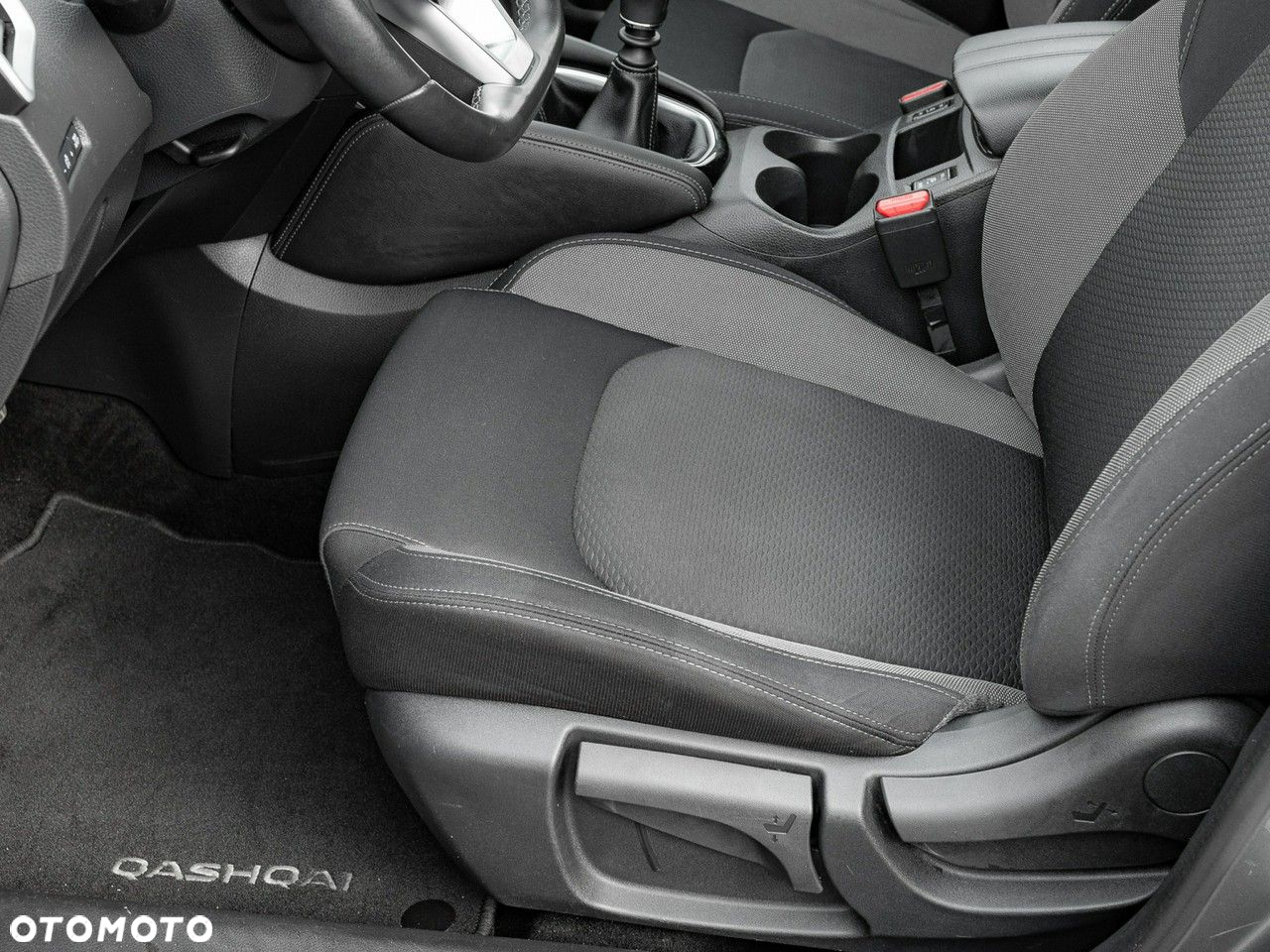 Nissan Qashqai 1.3 DIG-T N-Connecta - 14