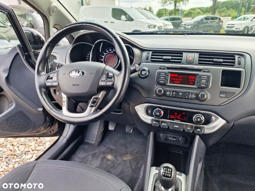 Kia Rio - 11