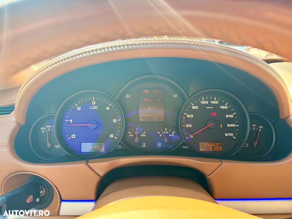 Porsche Cayenne - 10