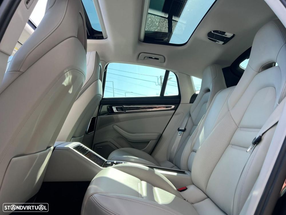 Porsche Panamera 4 E-Hybrid - 6
