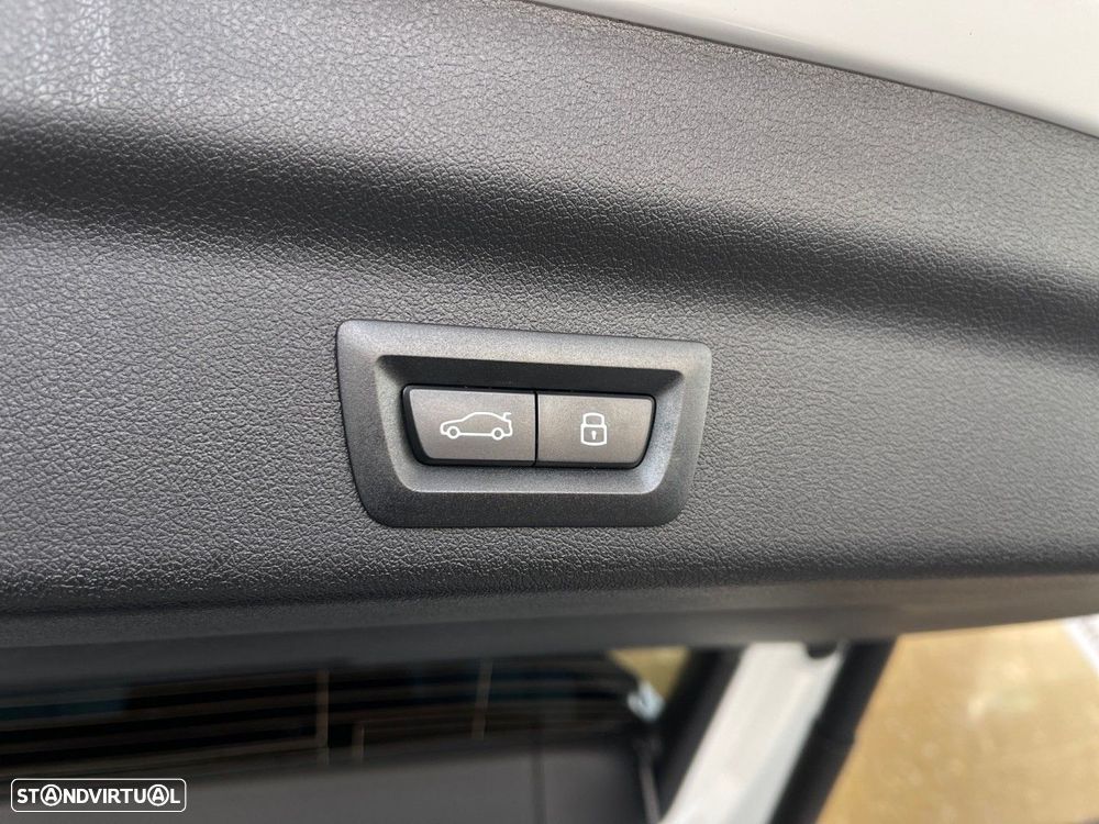 BMW iX1 eDrive20 M Sport Pack - 13