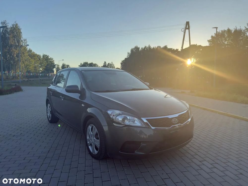 Kia Ceed 1.6 CRDi 90 ISG Vision - 3