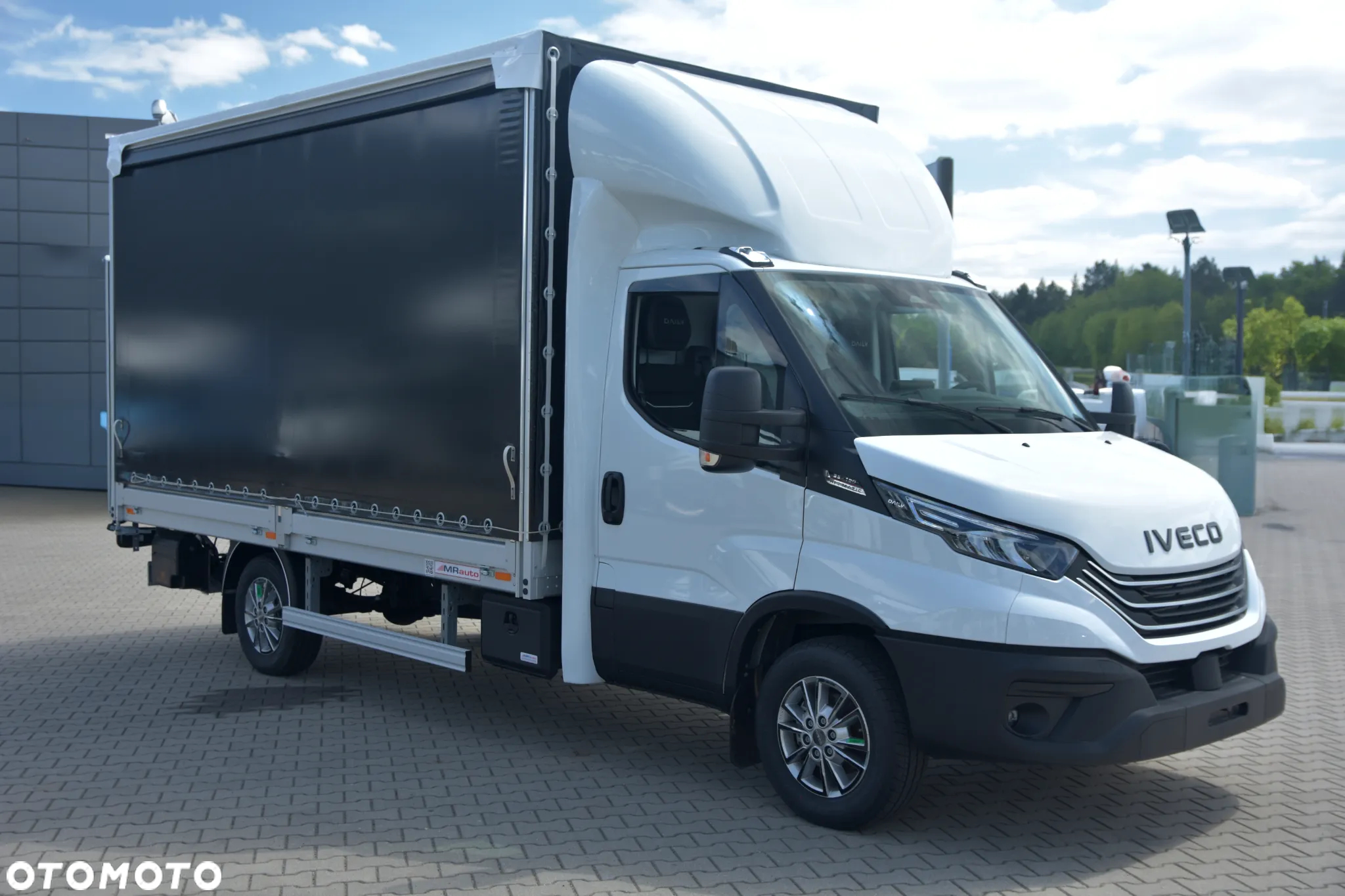 Iveco Daily automat 35S18 zabudowa 10EP międzynarodówka - 2