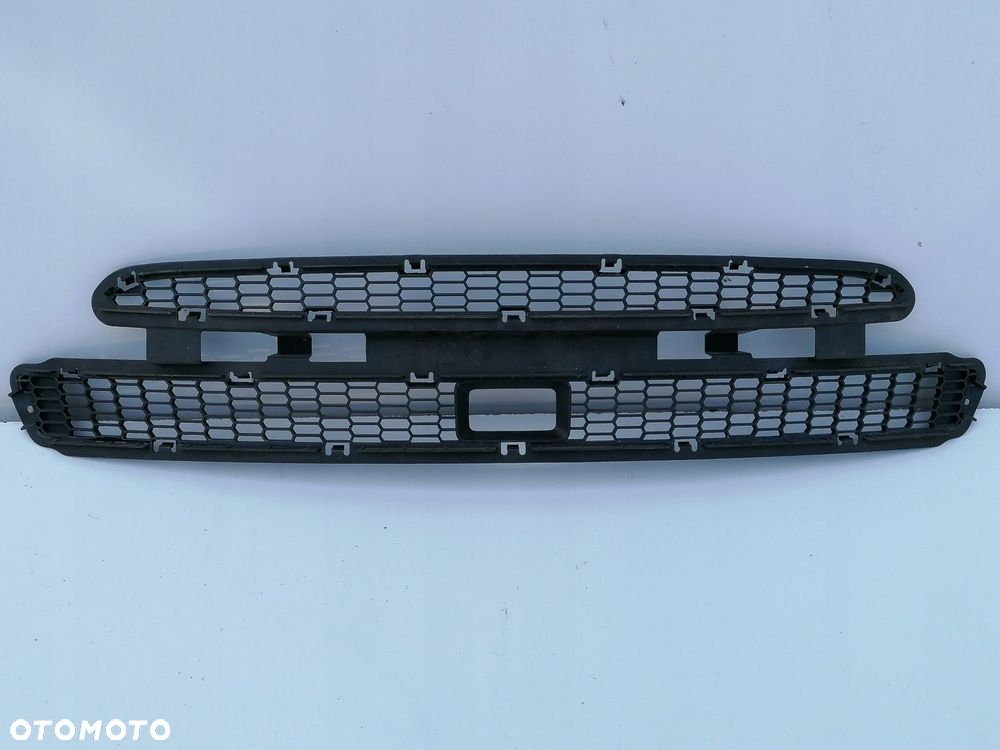 Kratka środkowa zderzaka TESLA S