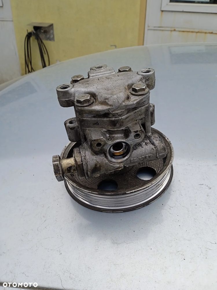 POMPA WSPOMAGANIA AUDI A4 B6 B7 2.0 B ALT 06B145255 - 3
