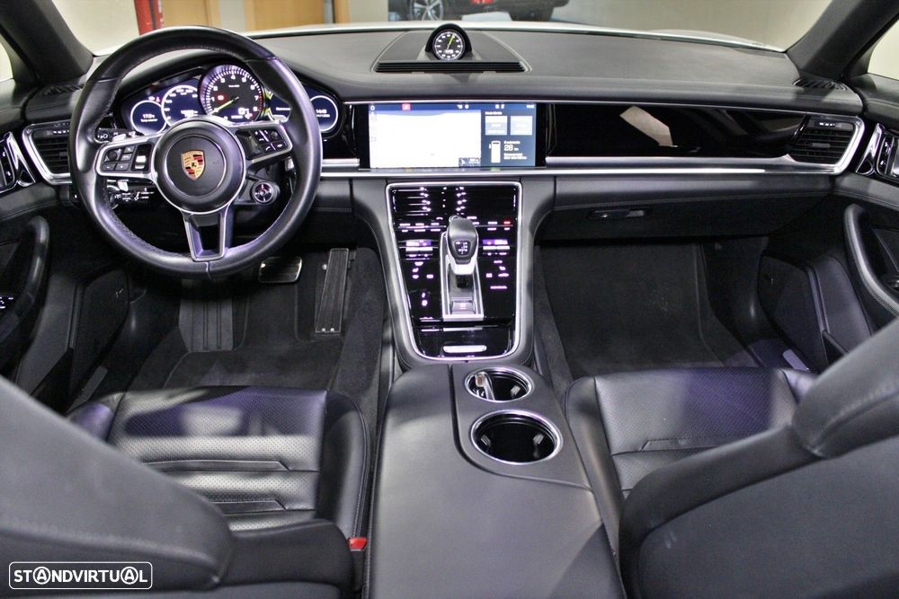 Porsche Panamera 4 E-Hybrid - 3