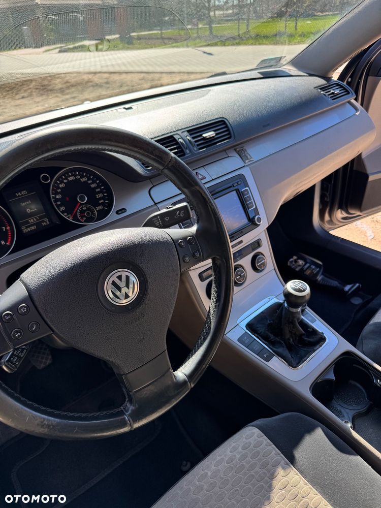 Volkswagen Passat 1.8 TSI Comfortline - 9