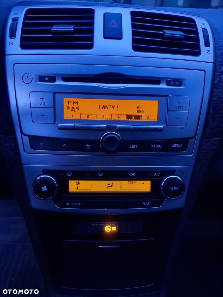 Toyota Avensis 2.0 D-4D - 9