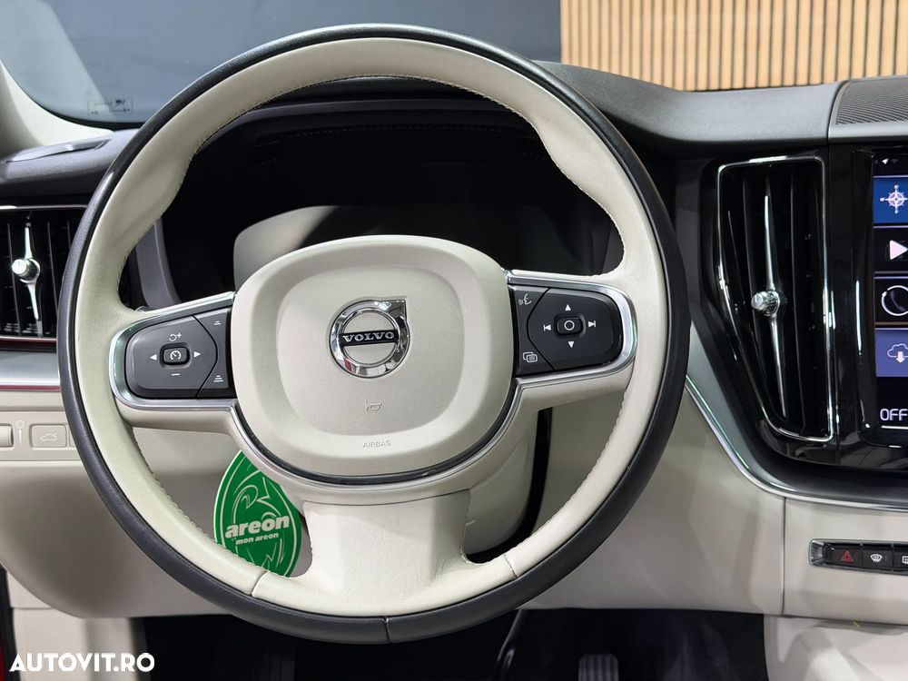 Volvo XC 60 T8 Twin Engine AWD Momentum - 13
