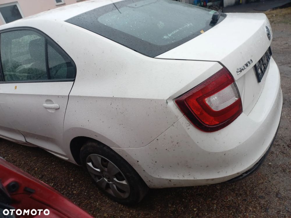 Skoda Rapid 1.0 TSI 110km 18r Liftback blotnik tylny ćwiartka lewa prawa