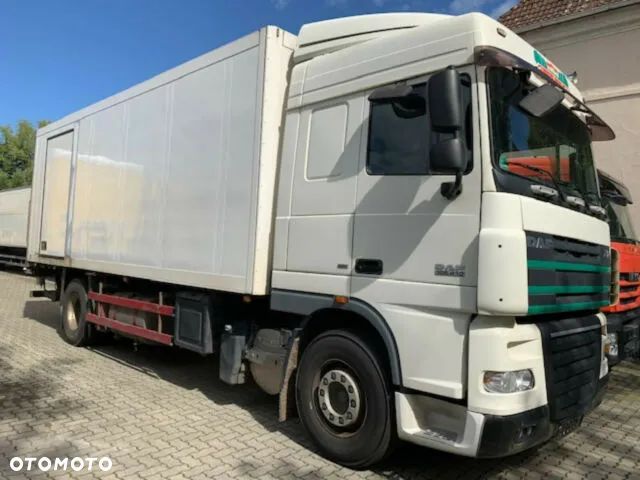 DAF XF  * Kontener * Izoterma * Przewierty *NAPOJÓWKA