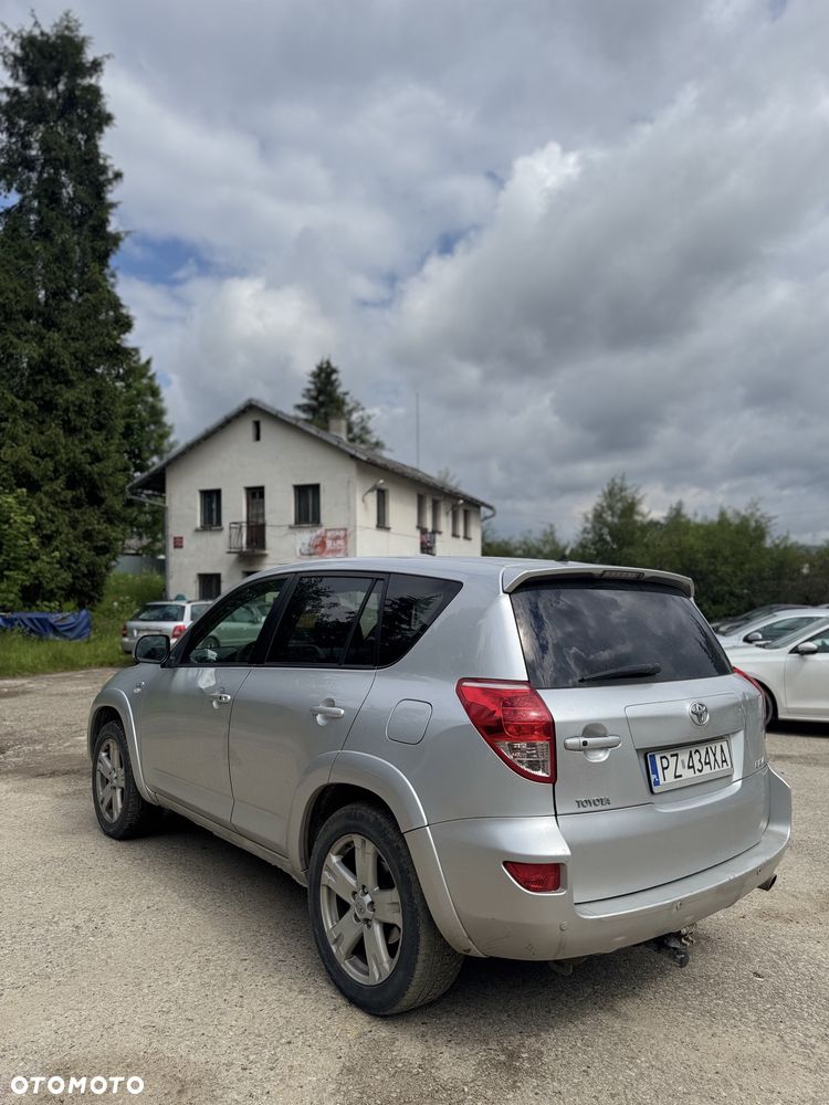 Toyota RAV4 - 7