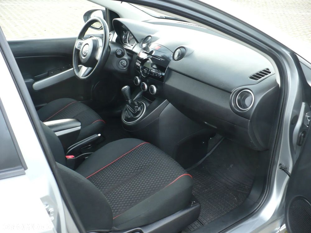 Mazda 2 1.3 Exclusive - 17