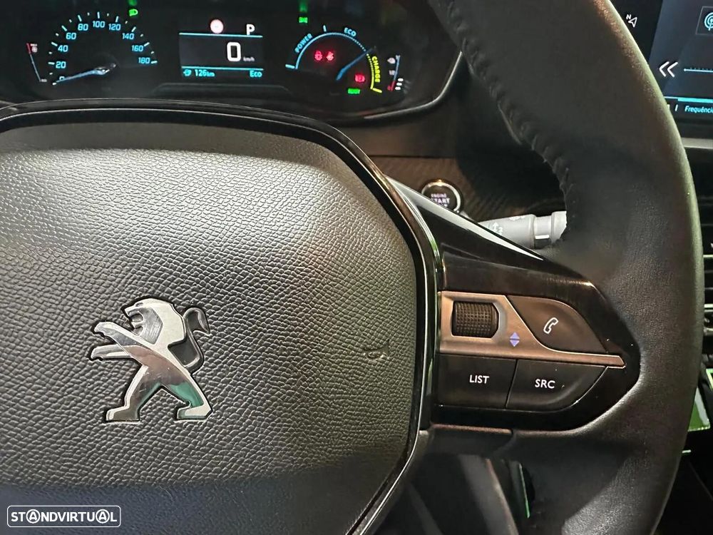Peugeot e-208 - 37