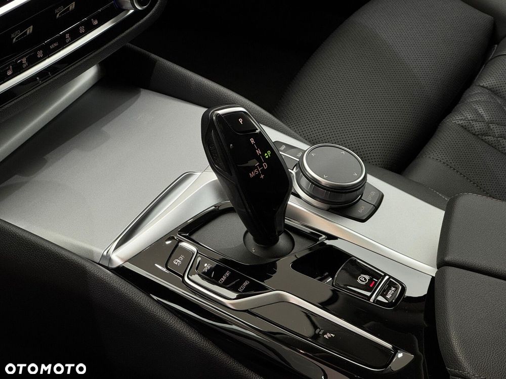 BMW Seria 5 520i - 9