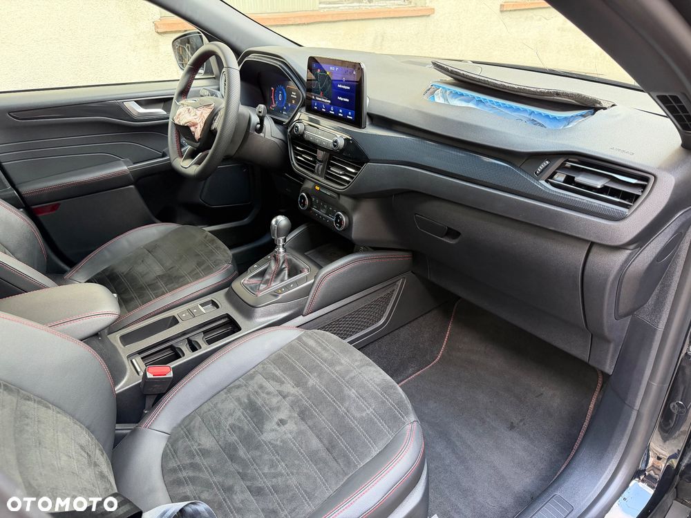 Ford Kuga 1.5 EcoBoost FWD ST-Line - 17