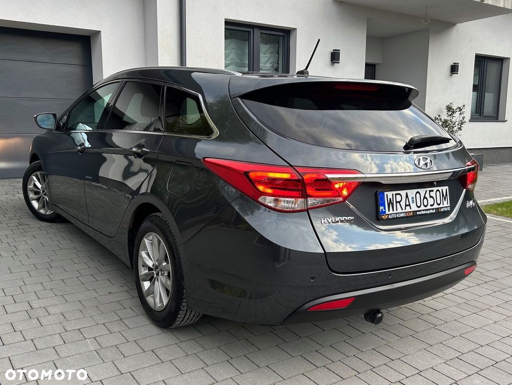 Hyundai i40 Kombi blue 1.6 Family+ - 21