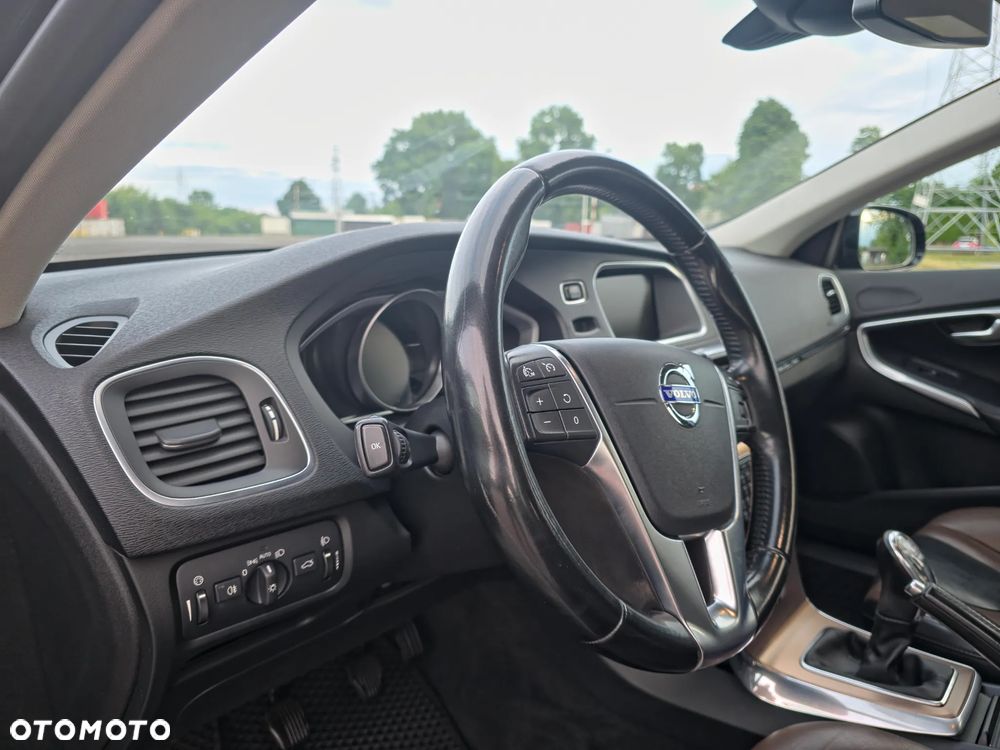 Volvo V40 D2 Momentum - 15