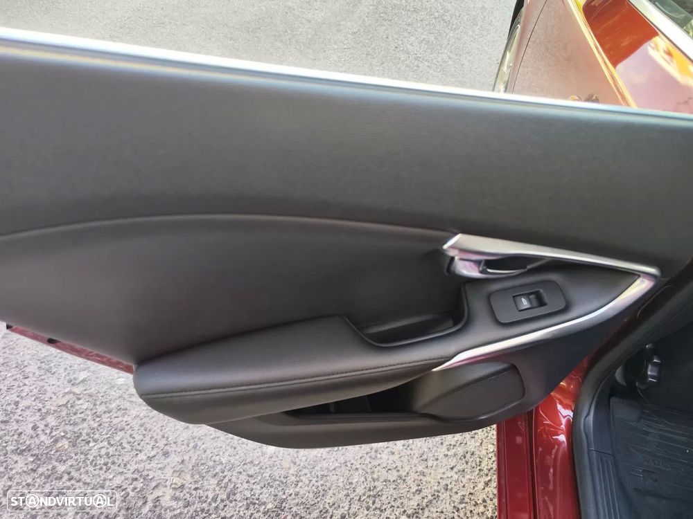 Volvo V40 1.6 D2 Eco Kinetic - 20