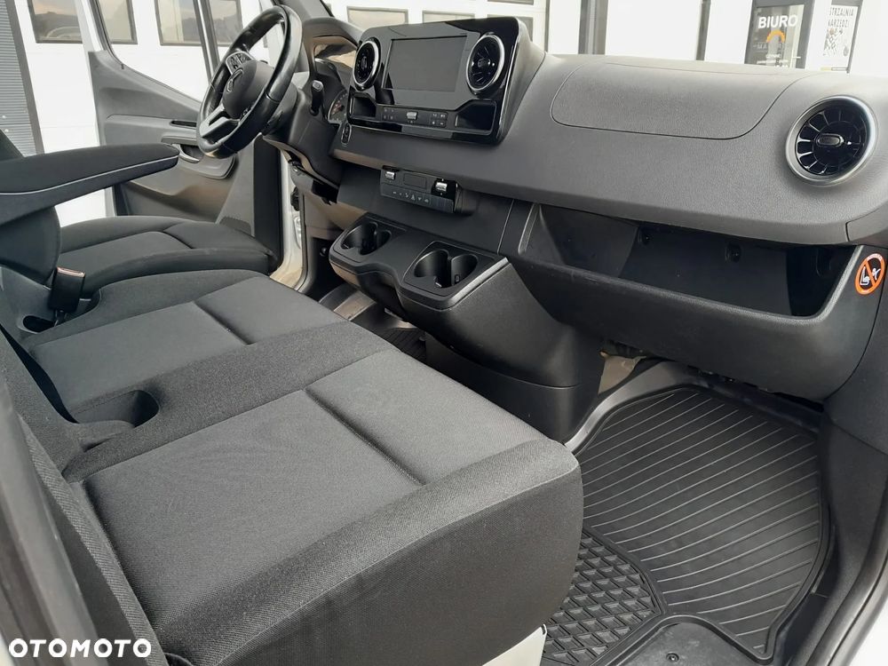Mercedes-Benz SPRINTER - 13
