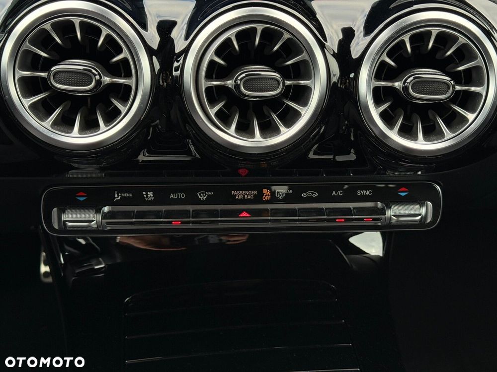 Mercedes-Benz Klasa A 220 4-Matic AMG Line 7G-DCT - 21