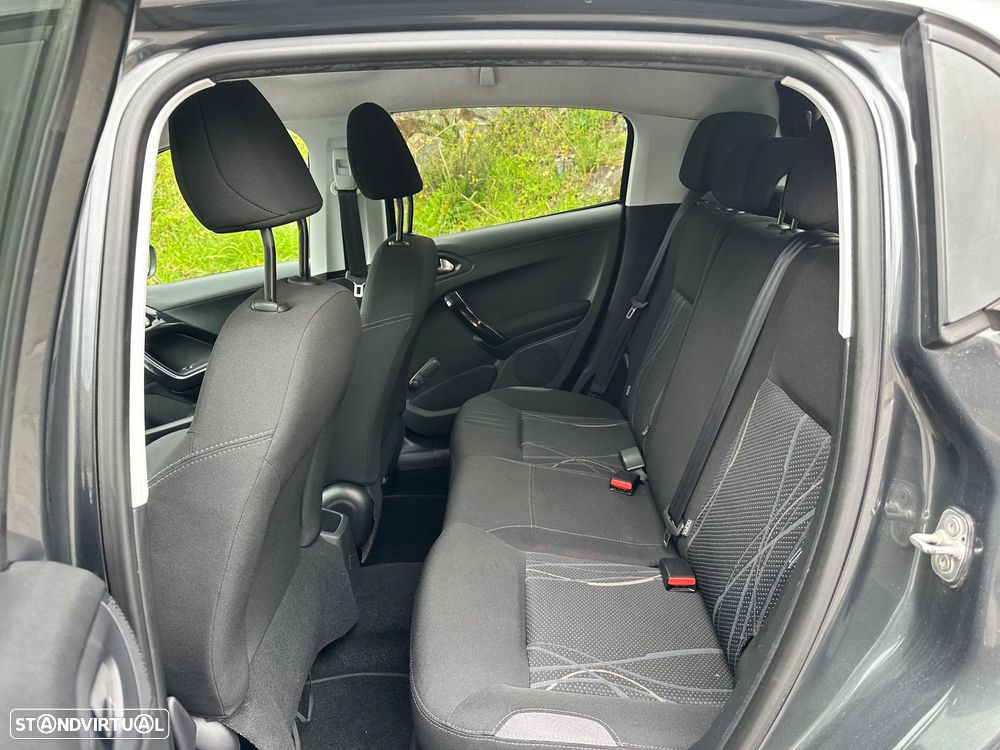 Peugeot 208 1.4 HDi Active - 23