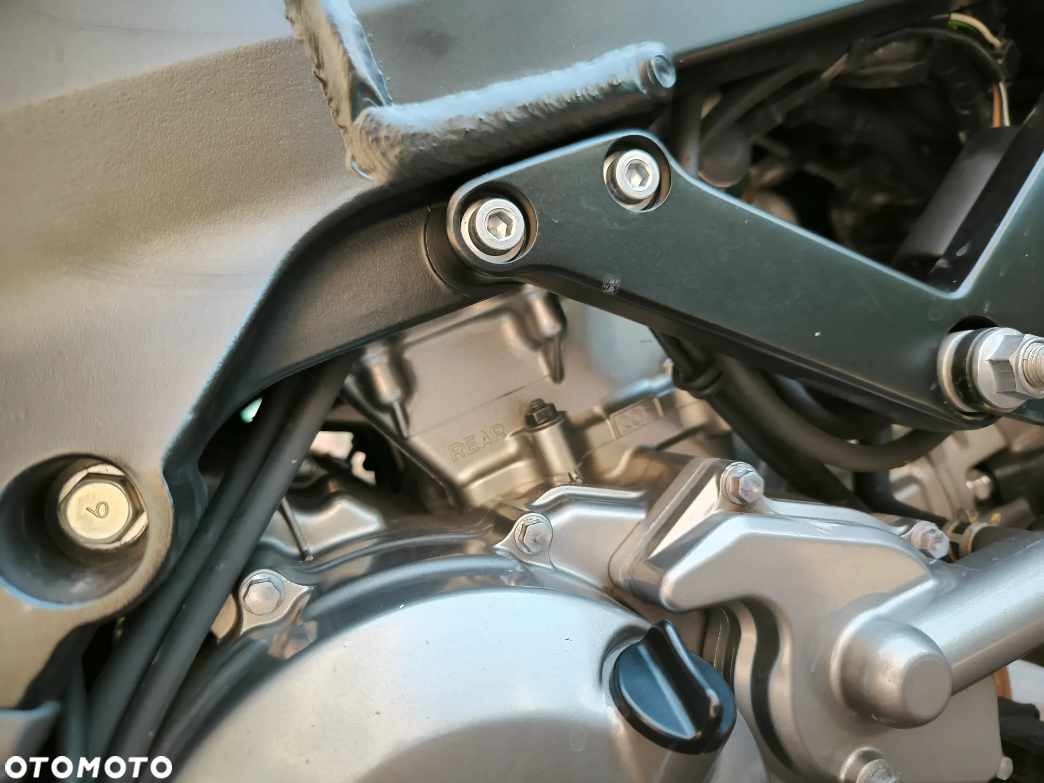 Suzuki V-STROM - 9