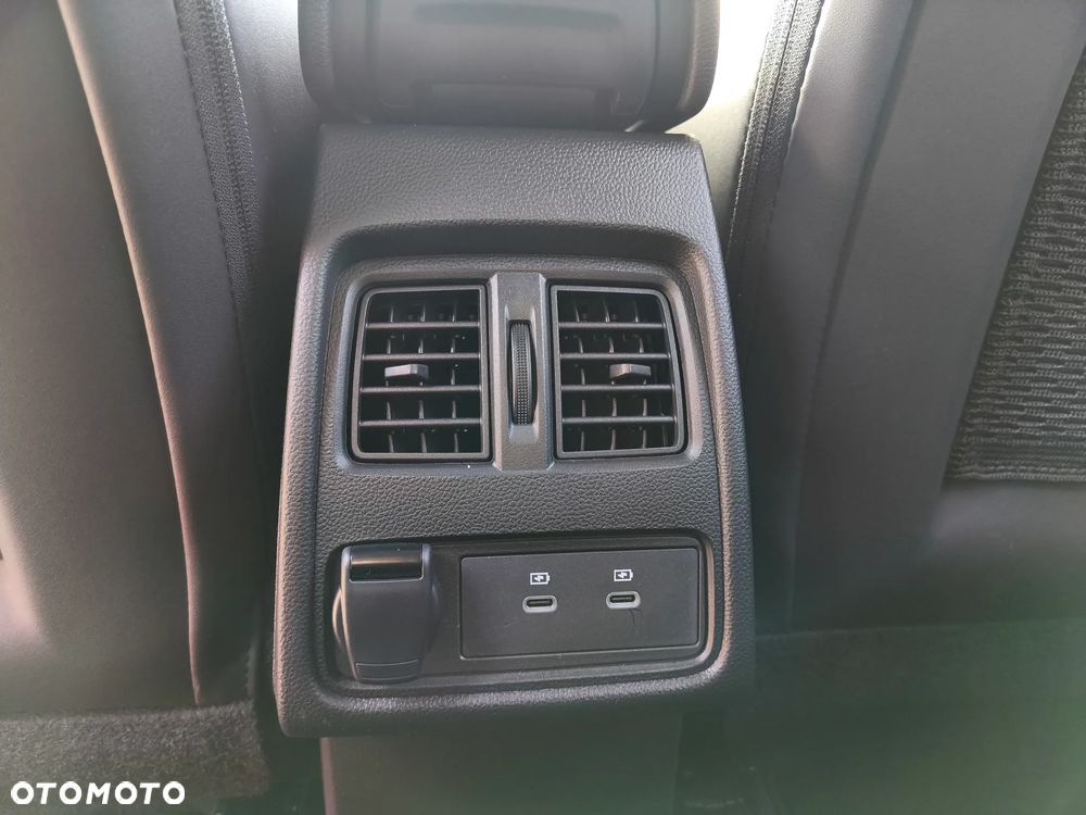 Mitsubishi Grandis - 23