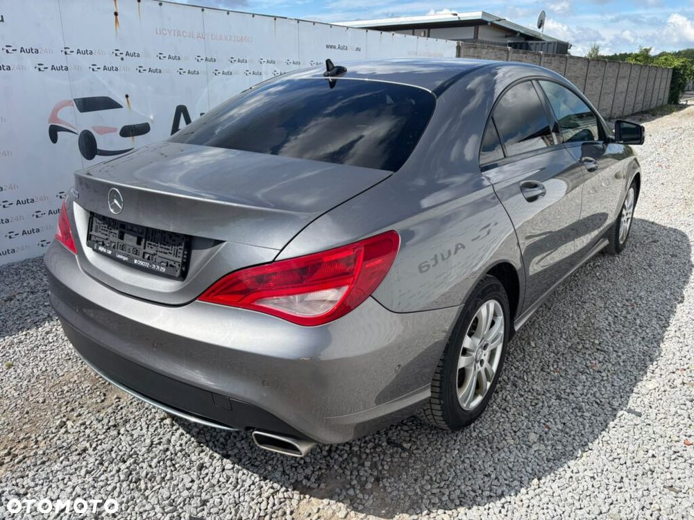 Mercedes-Benz CLA 200 7G-DCT - 4