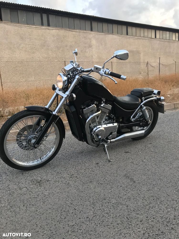 Suzuki VS 800GL Intruder - 3