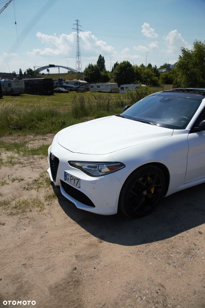 Alfa Romeo Giulia 2.0 Turbo 16V AT8-Q4 Ti - 25