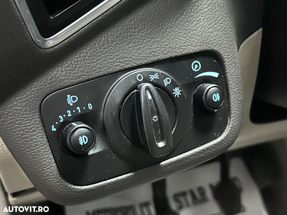 Ford C-Max 2.0 TDCi DPF Titanium - 12