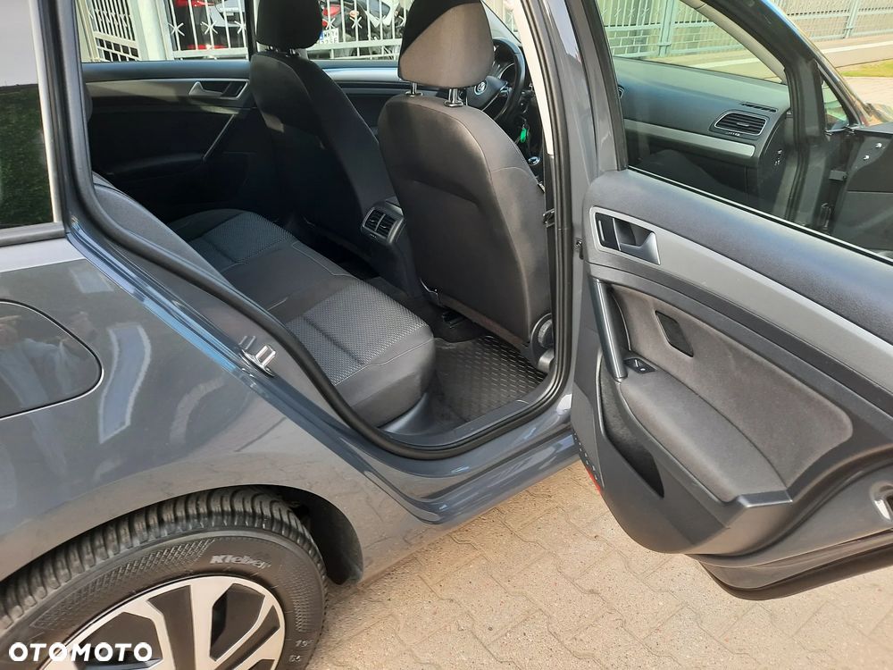 Volkswagen Golf - 27