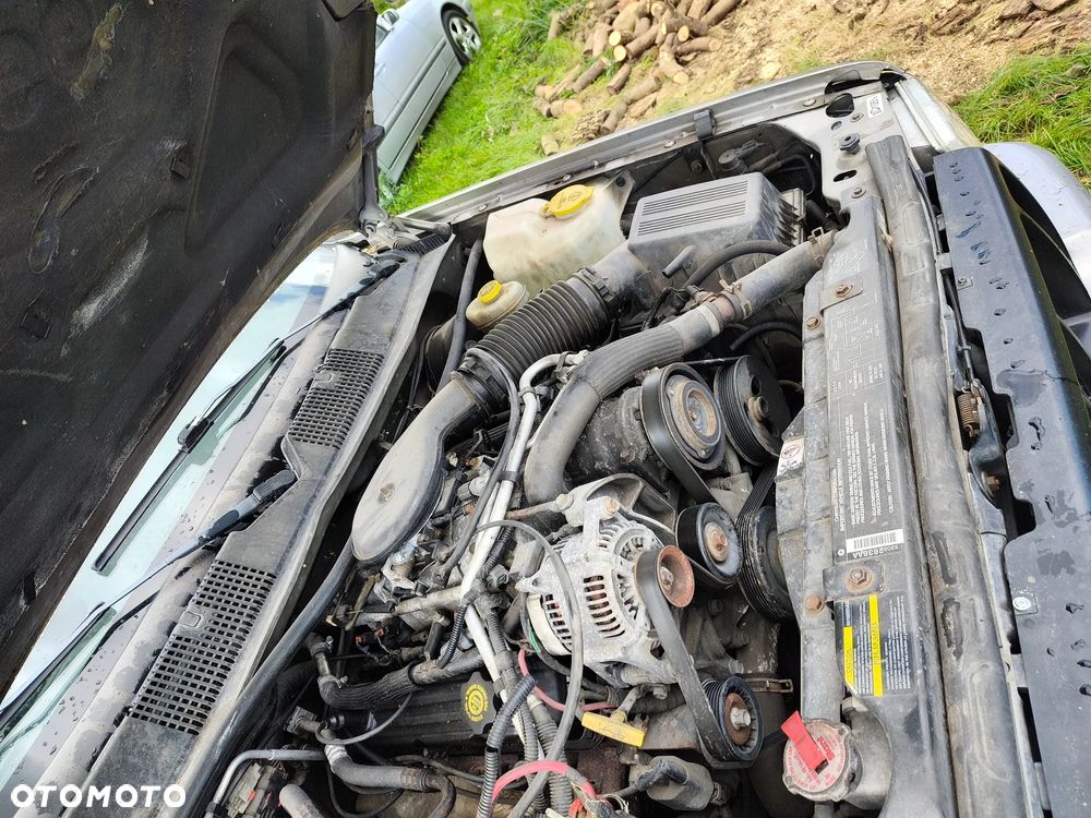 Jeep Grand Cherokee - 12