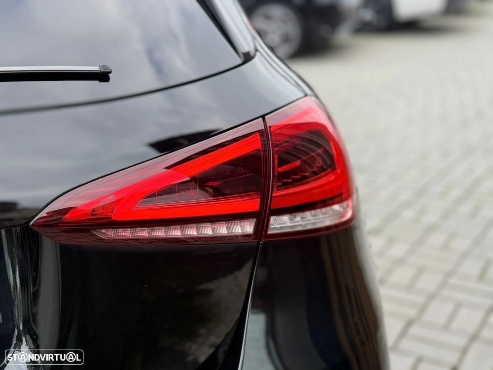Mercedes-Benz A 250 e 8G-DCT AMG Line - 11