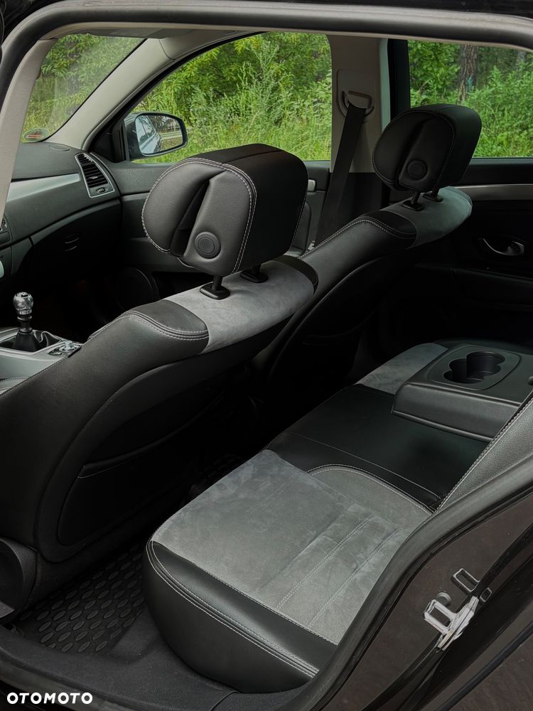 Renault Laguna dCi 150 FAP Start-Stop GT - 17