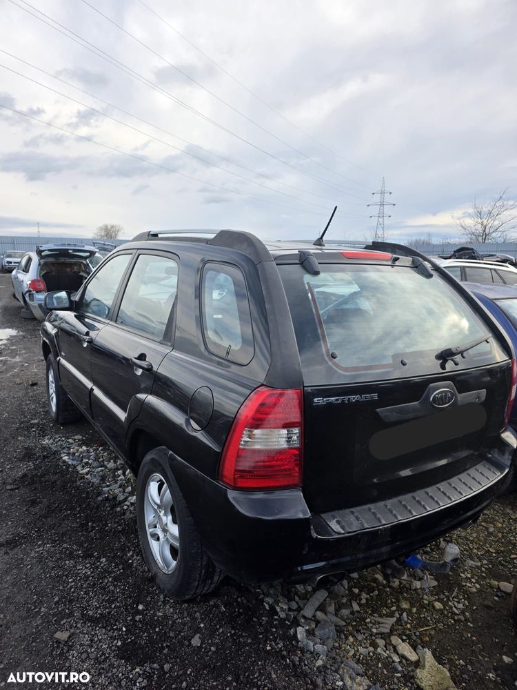 Dezmembram Kia Sportage 2007 2.0crdi Euro 4 Manual 4x4 - 3