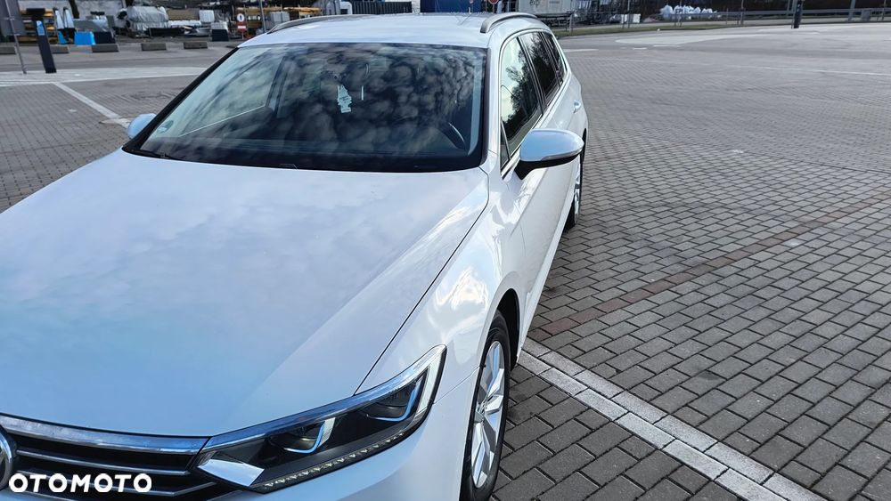 Volkswagen Passat - 17