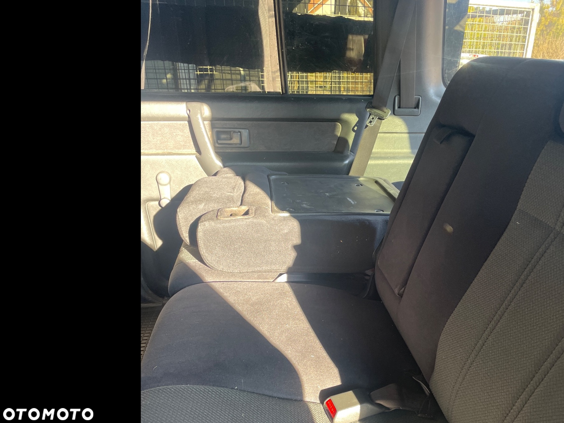 Opel Monterey 3.5 V6 - 12