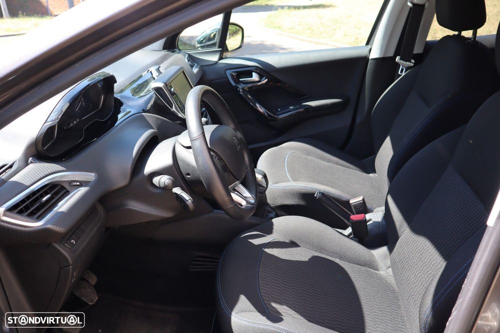 Peugeot 208 1.2 PureTech Style - 9