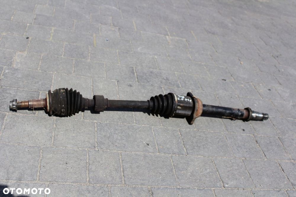 PÓŁOŚ PRAWA AVENSIS T27 2.0 D4D