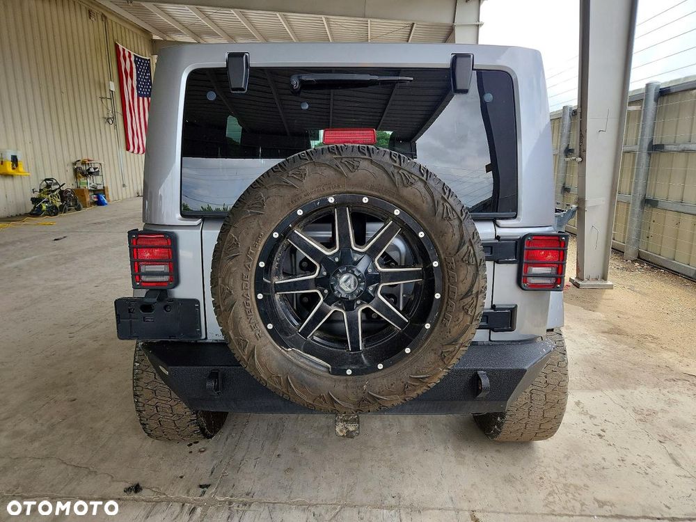 Jeep Wrangler 3.6 Unlim Sahara - 6