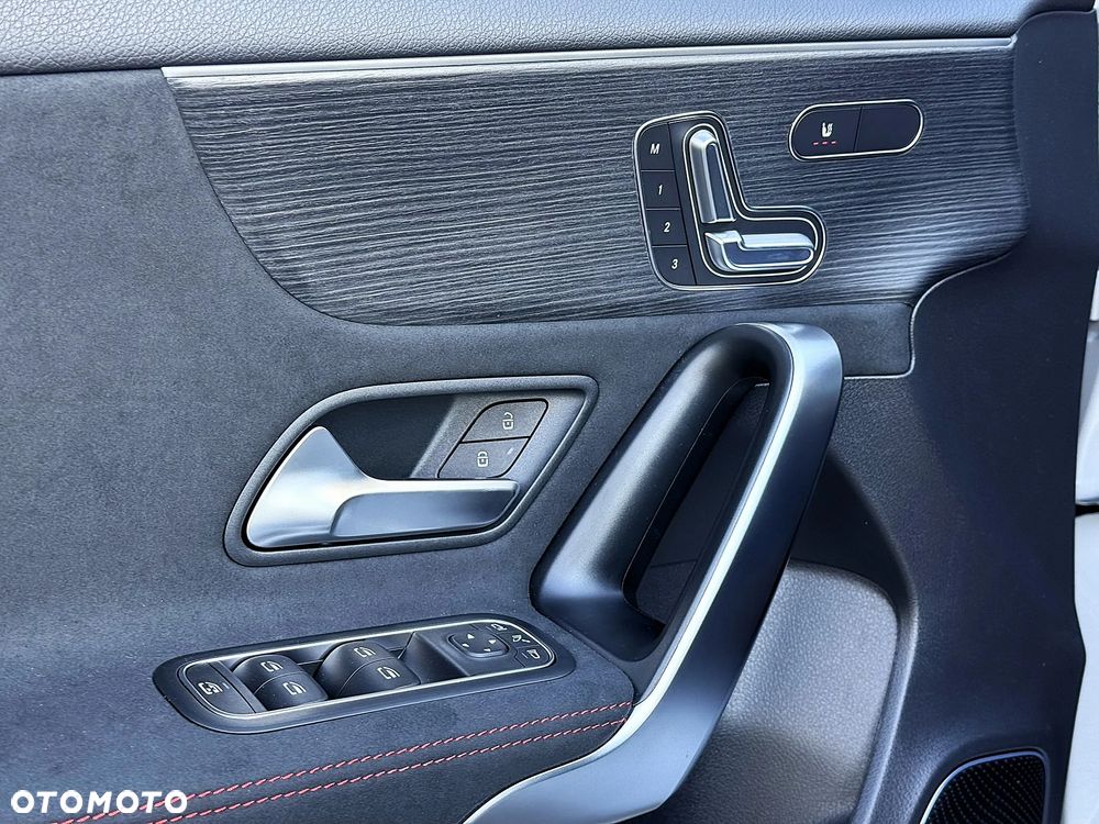 Mercedes-Benz Klasa A 35 AMG 4-Matic 8G-DCT - 17