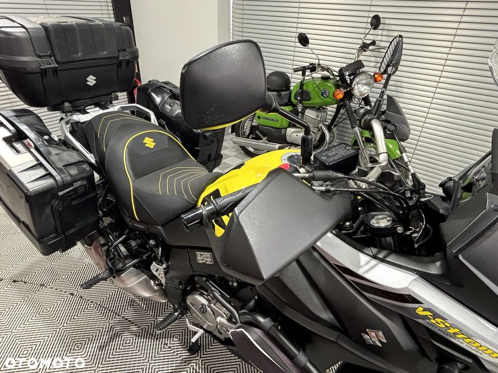 Suzuki V-STROM - 12