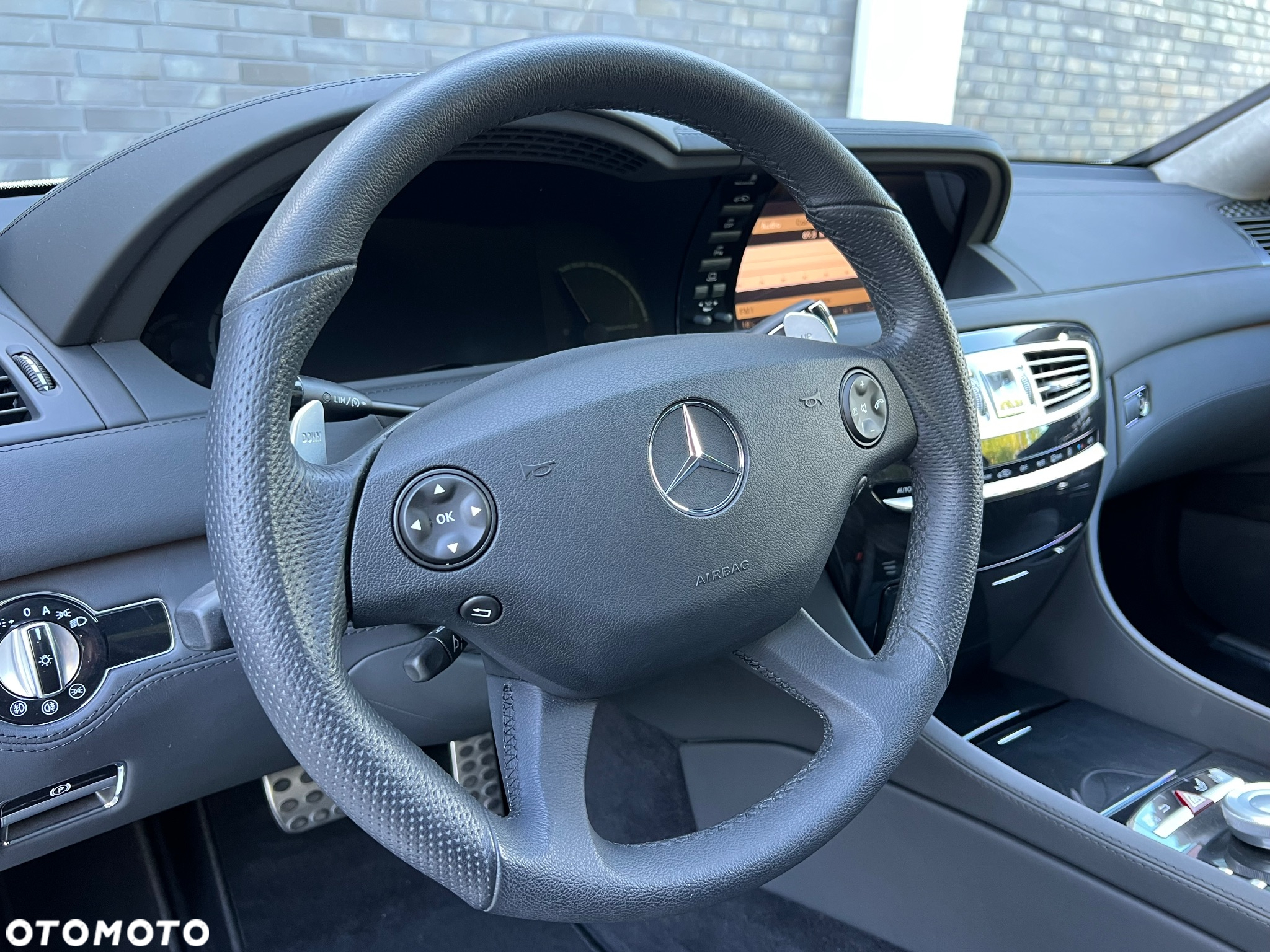 Mercedes-Benz CL 63 AMG - 12