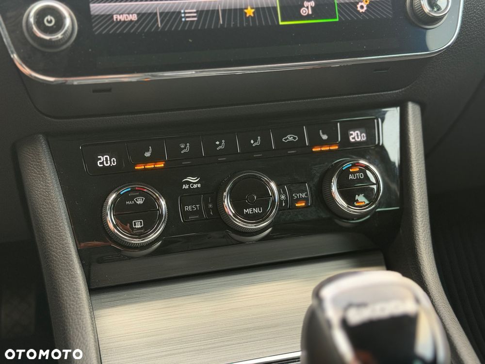 Skoda Superb 1.5 TSI mHEV Selection DSG - 30