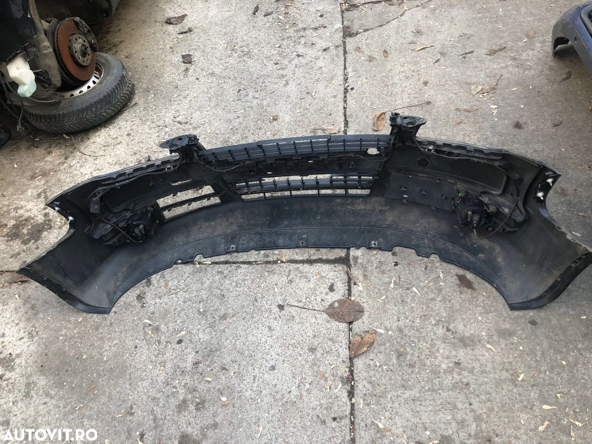 Bara fata Audi A4 B7 negru cu defect 2006 - 12