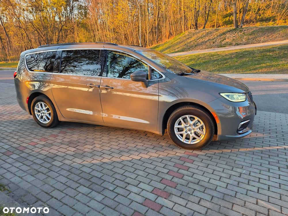 Chrysler Pacifica - 10