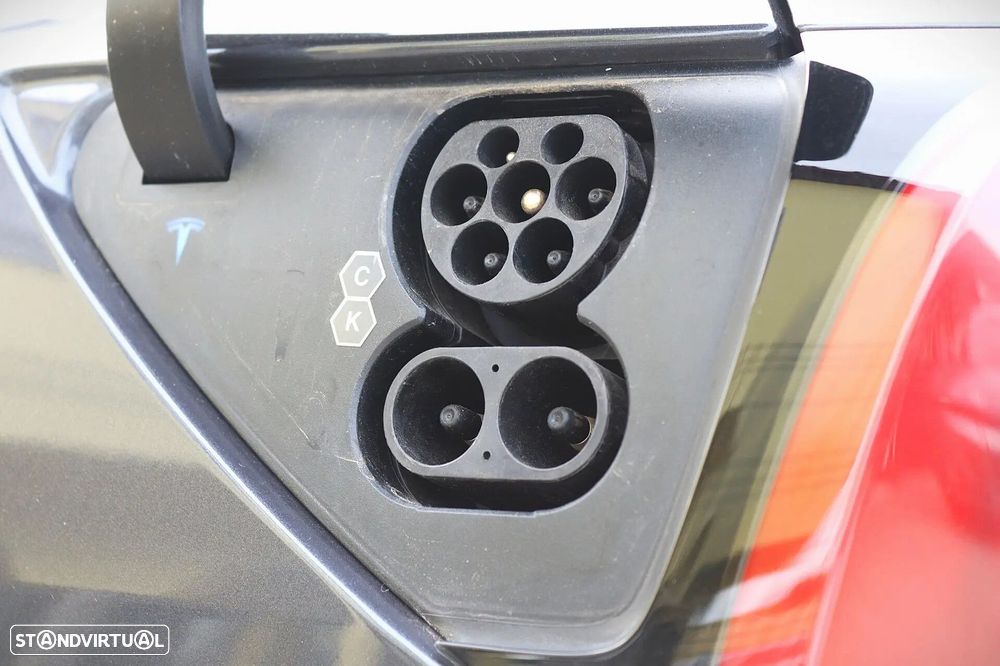 Tesla Model 3 Long-Range Dual Motor AWD - 16