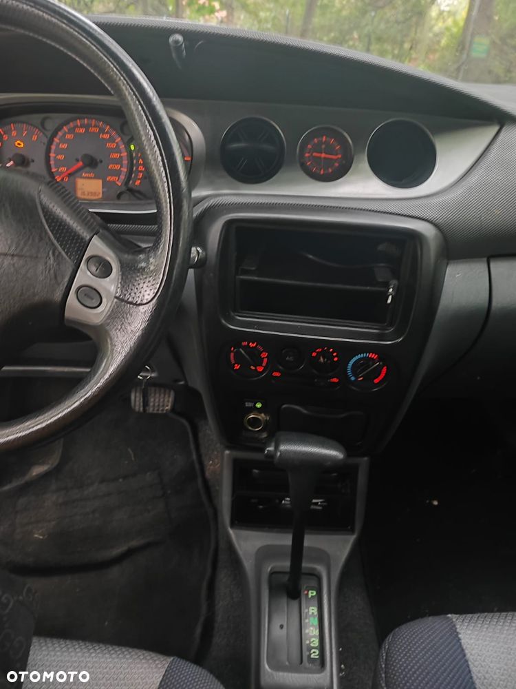Toyota Yaris 1.3 Sol - 6